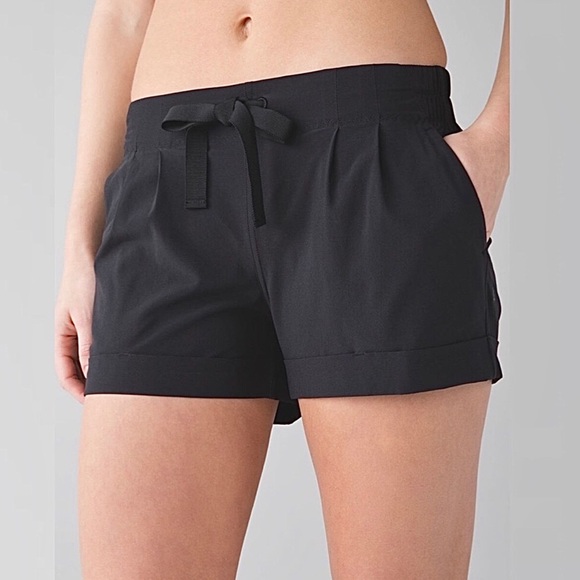 lululemon athletica Pants - Lululemon Spring Break Away Shorts